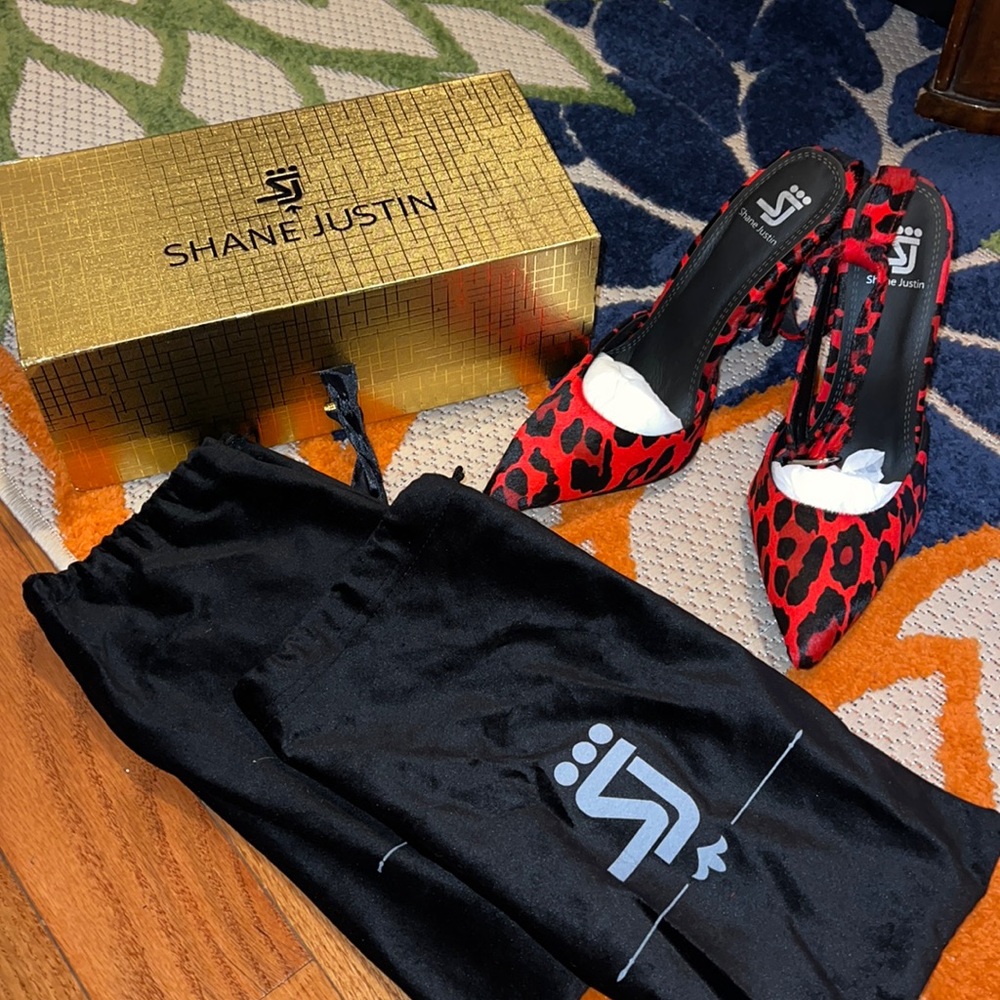 Shane Justin Heels